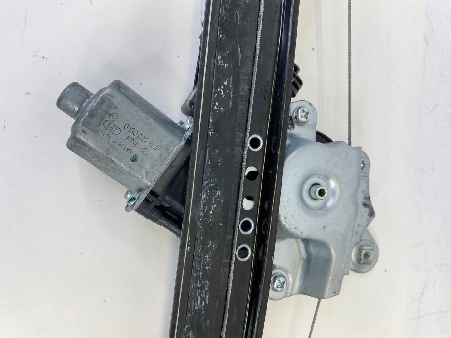 13-18 CHEVROLET SONIC FRONT LEFT DOOR POWER WINDOW REGULATOR W/ MOTOR 98820-J302