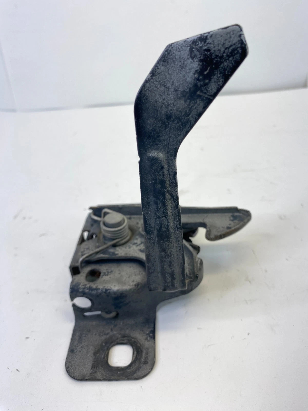 05-10 CHRYSLER 300 HOOD LOCK LATCH SAFETY CATCH ASSEMBLY FRONT UNIT OEM FACTORY