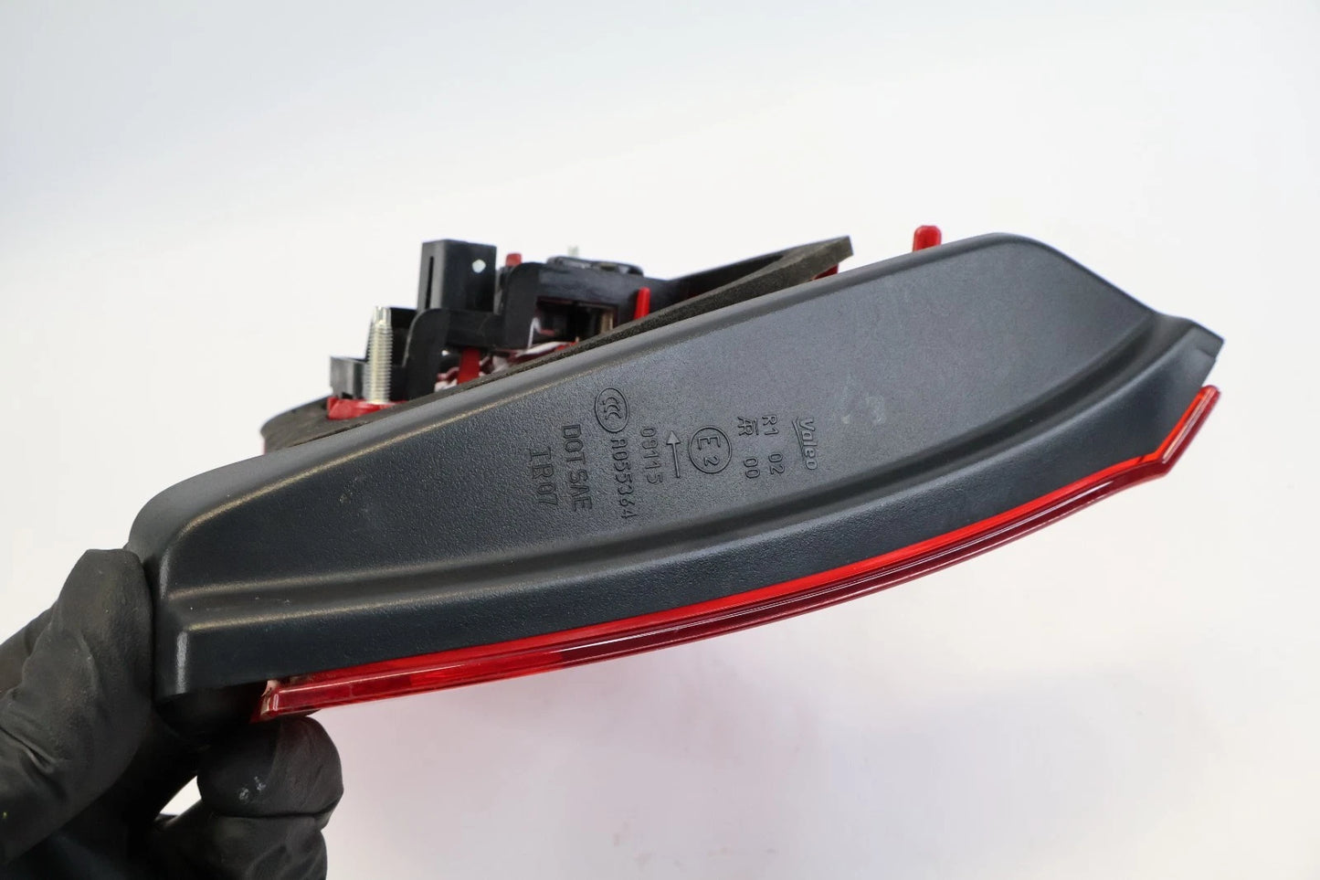 2011-2014 VW VOLKSWAGEN TOUAREG LEFT DRIVER TRUNK INNER TAILLIGHT 7P6-945-093-C