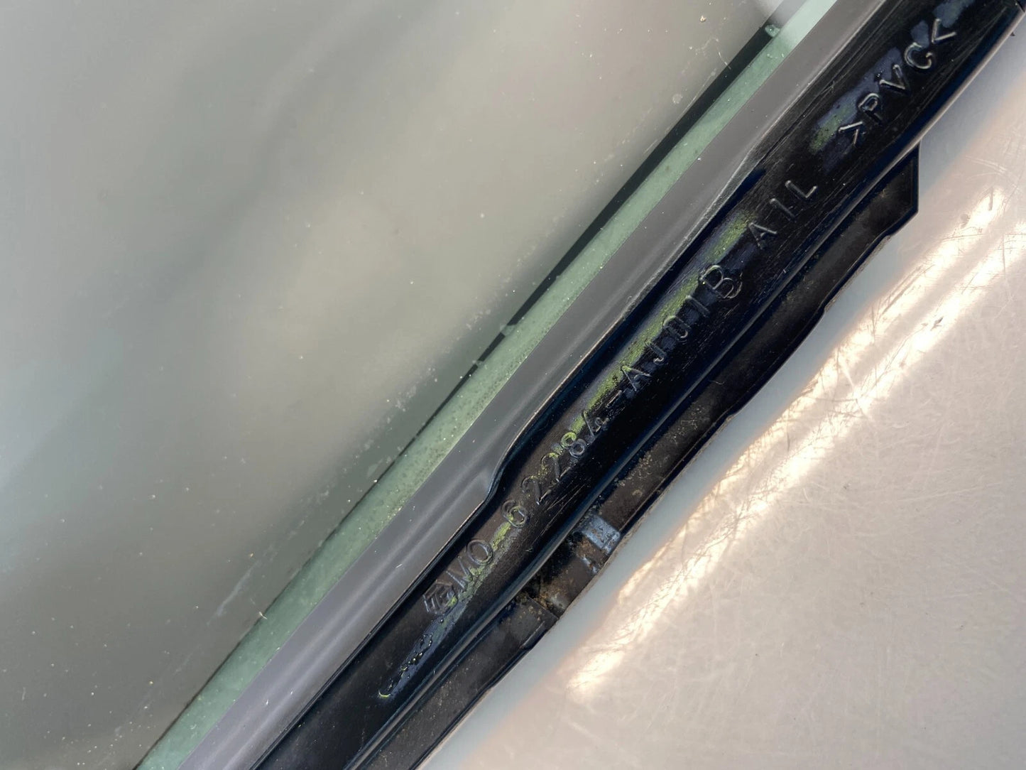 10-14 SUBARU LEGACY SEDAN REAR LEFT DOOR QUARTER VENT WINDOW GLASS 62284-AJ01B