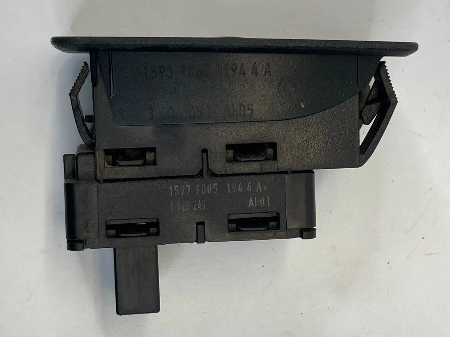 2004-2010 BMW X3 REAR LEFT BACK DOOR POWER WINDOW CONTROL SWITCH 15939860 OEM