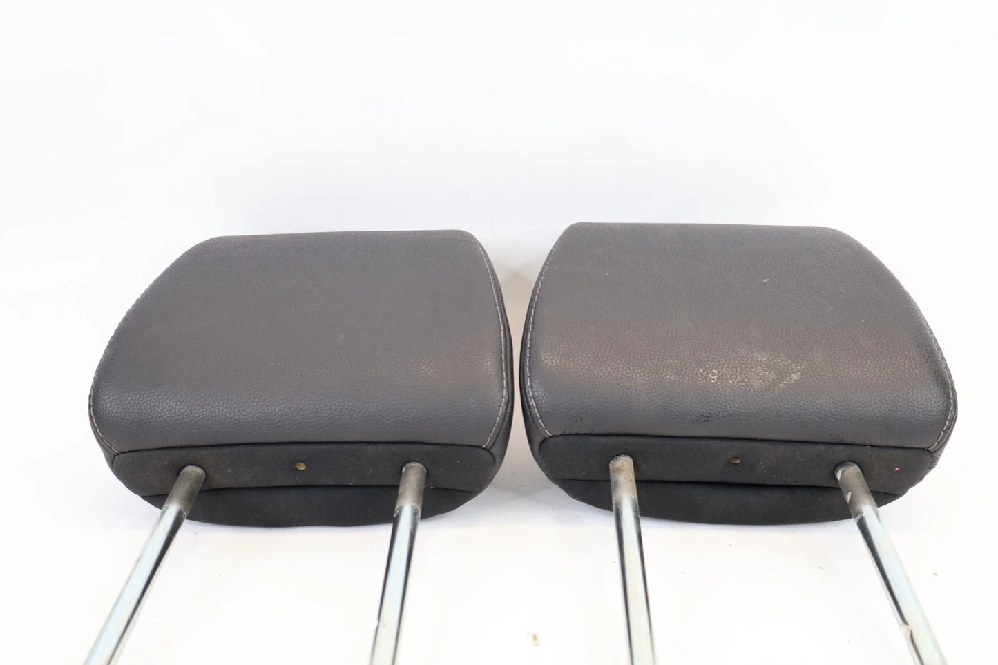 16-22 HONDA PILOT PAIR REAR SECOND ROW HEADRESTS LEFT RIGHT BLACK LEATHER OEM