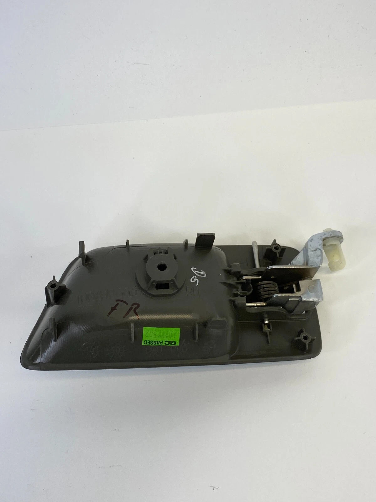 2005-2010 CHRYSLER 300 SEDAN 4-DR 3.5L FRONT RIGHT DOOR INNER HANDLE 1000106666