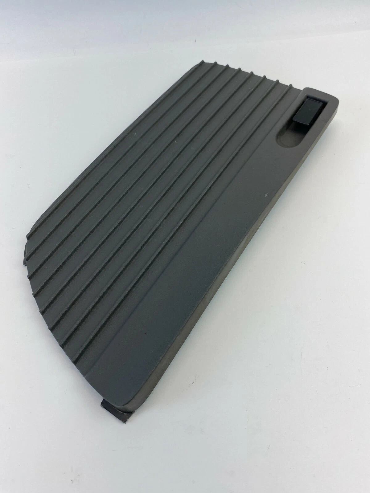 02 03 04 05 06 GMC ENVOY XL SLT REAR CARGO PANEL COVER BEZEL TRIM 15167287 OEM
