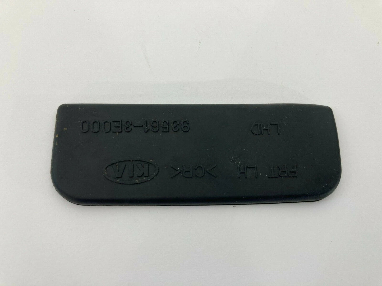 2003-2008 KIA SORENTO FRONT LEFT DRIVER SIDE PAD COVER TRIM LID 93561-3E000 OEM