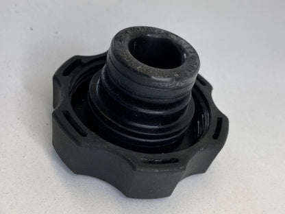 2004-2011 CHEVROLET AVEO ENGINE RADIATOR COOLANT RESERVOIR FLUID TANK CAP LID