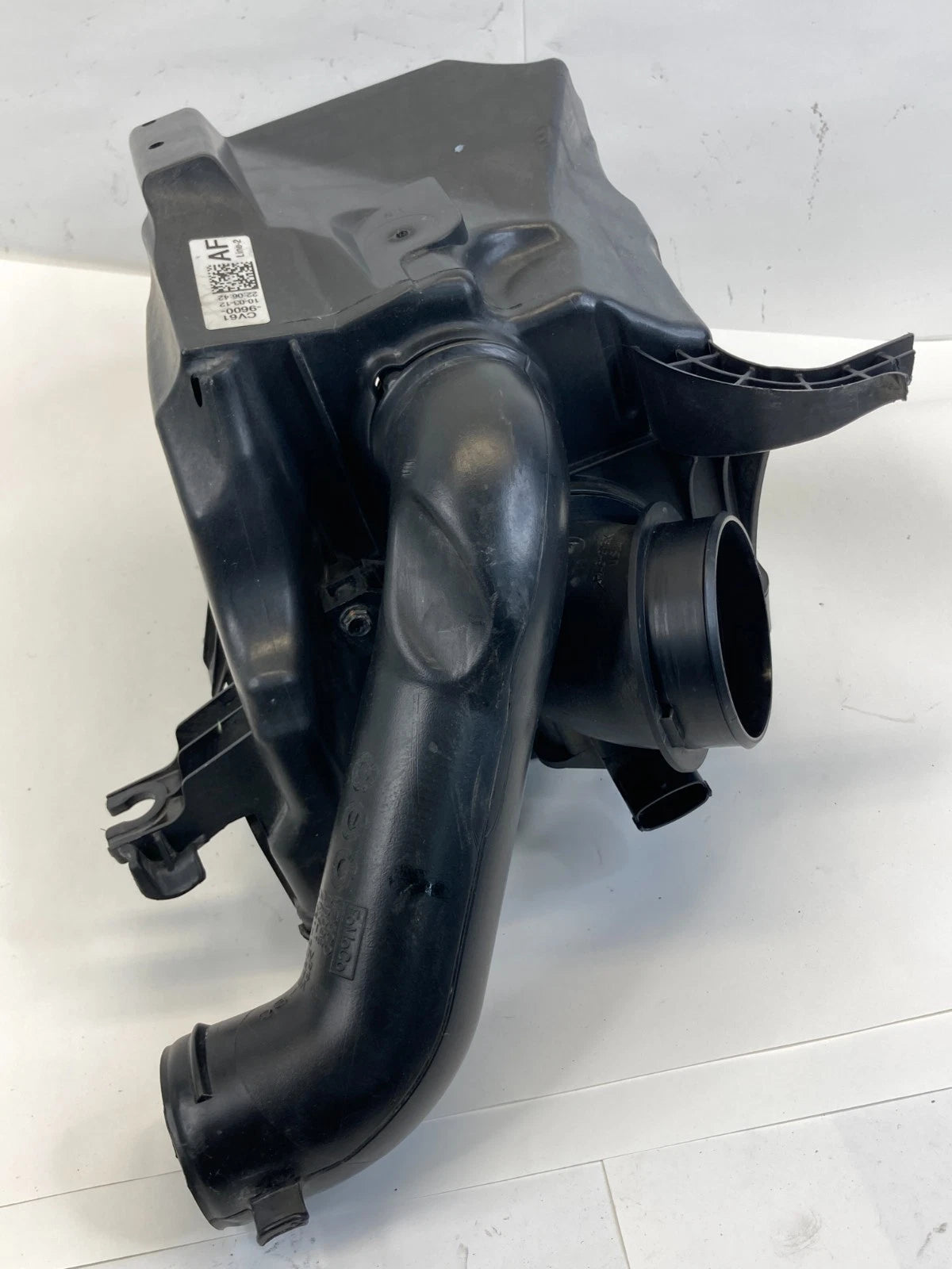 2013-2016 FORD ESCAPE 2.0L AIR INTAKE CLEANER FILTER BOX ASSEMBLY CV61-9600-AF