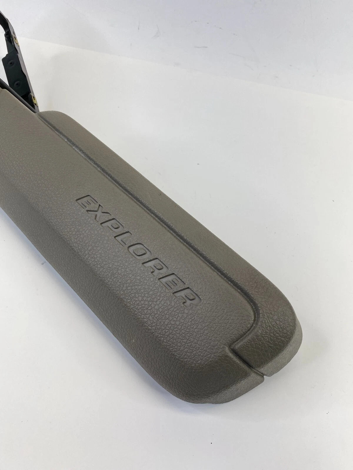 06-10 FORD EXPLORER FRONT RIGHT SIDE INNER DOOR ARMREST ARM REST PAD 6L247823942