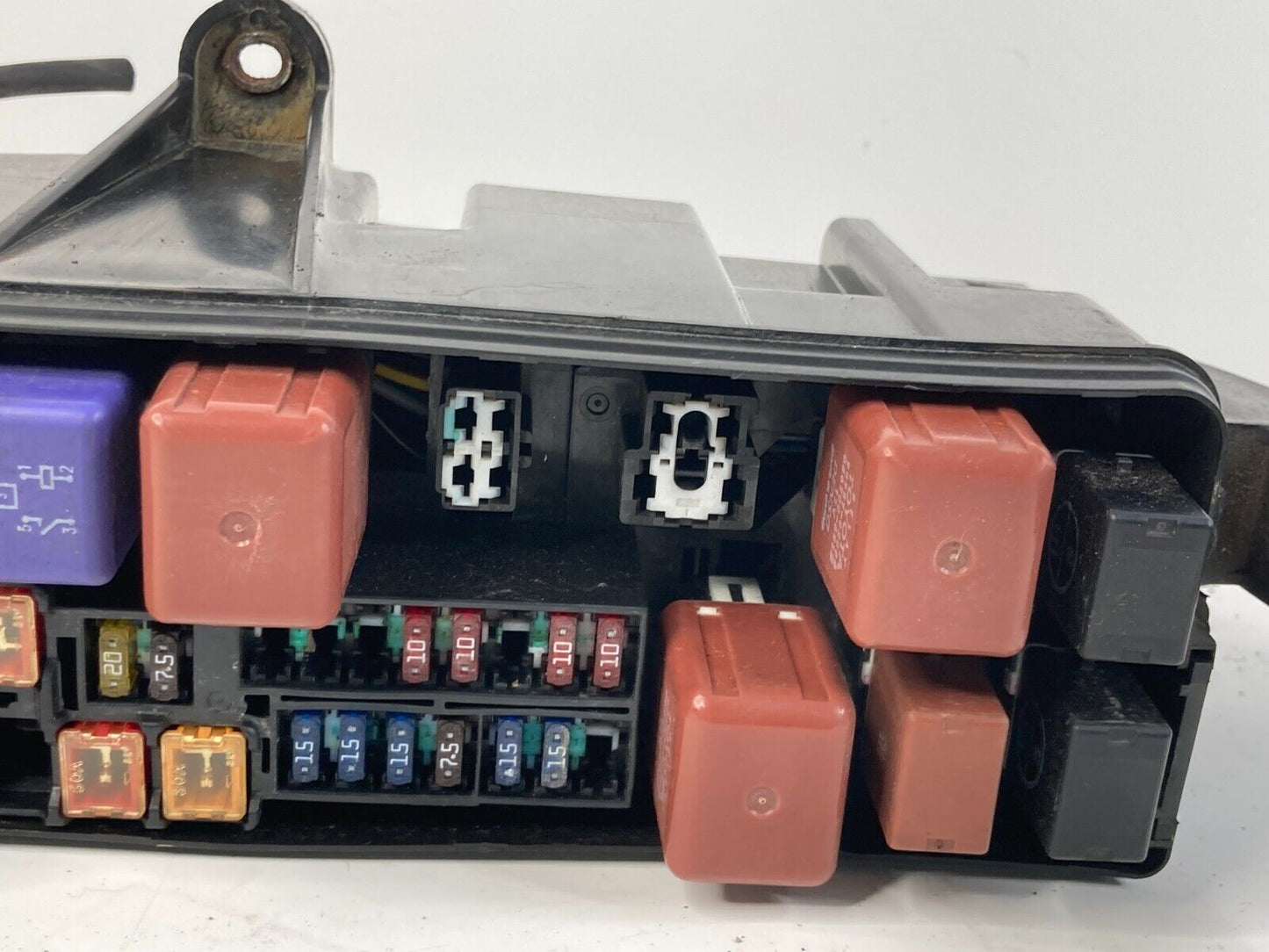 2000 2001 2002 Toyota Tundra 4.7L Engine Fuse Relay Box Block Compartment OEM