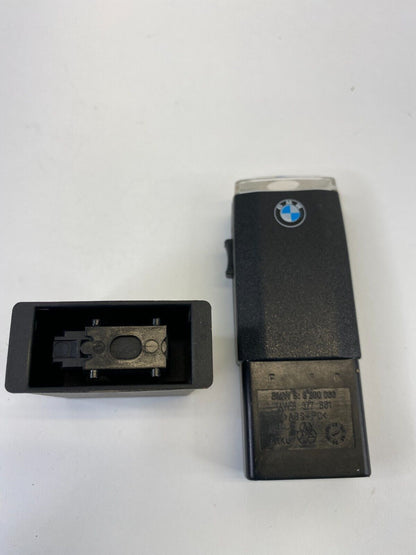 2004-2007 BMW 530i 525i Flash Light Flashlight Chargeable Hand Lamp 61138352336