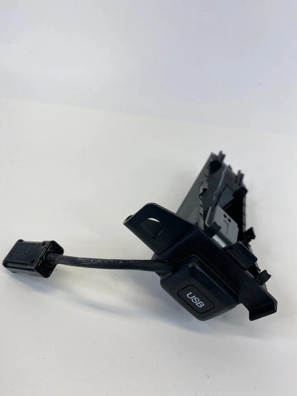 2011-2013 HONDA ODYSSEY GLOVE BOX POCKET USB PORT AUX JACK ASSEMBLY OEM