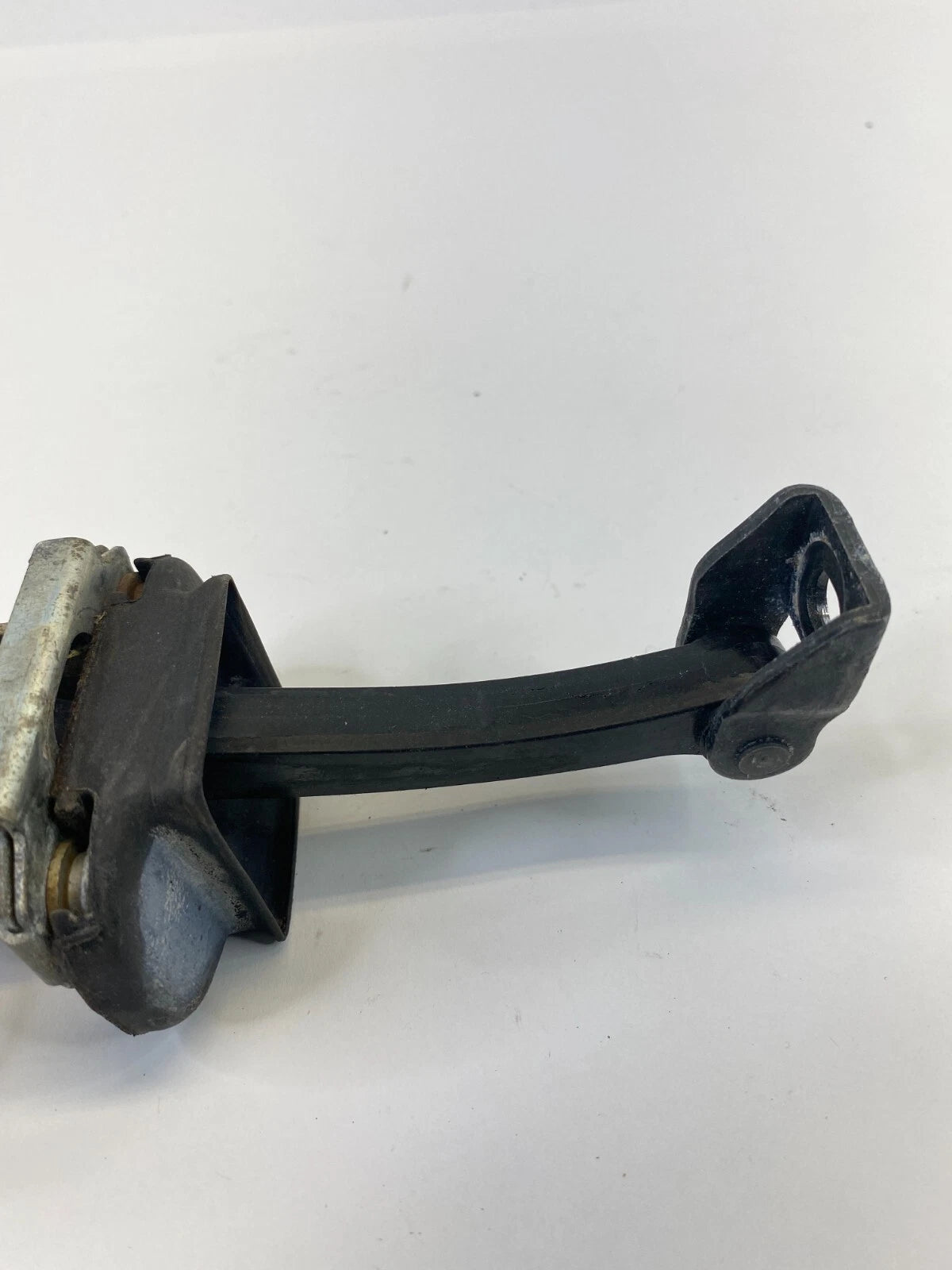 04-10 BMW X3 FRONT RIGHT SIDE DOOR CHECK STRAP STOP STOPPER DETENT 3330951 OEM