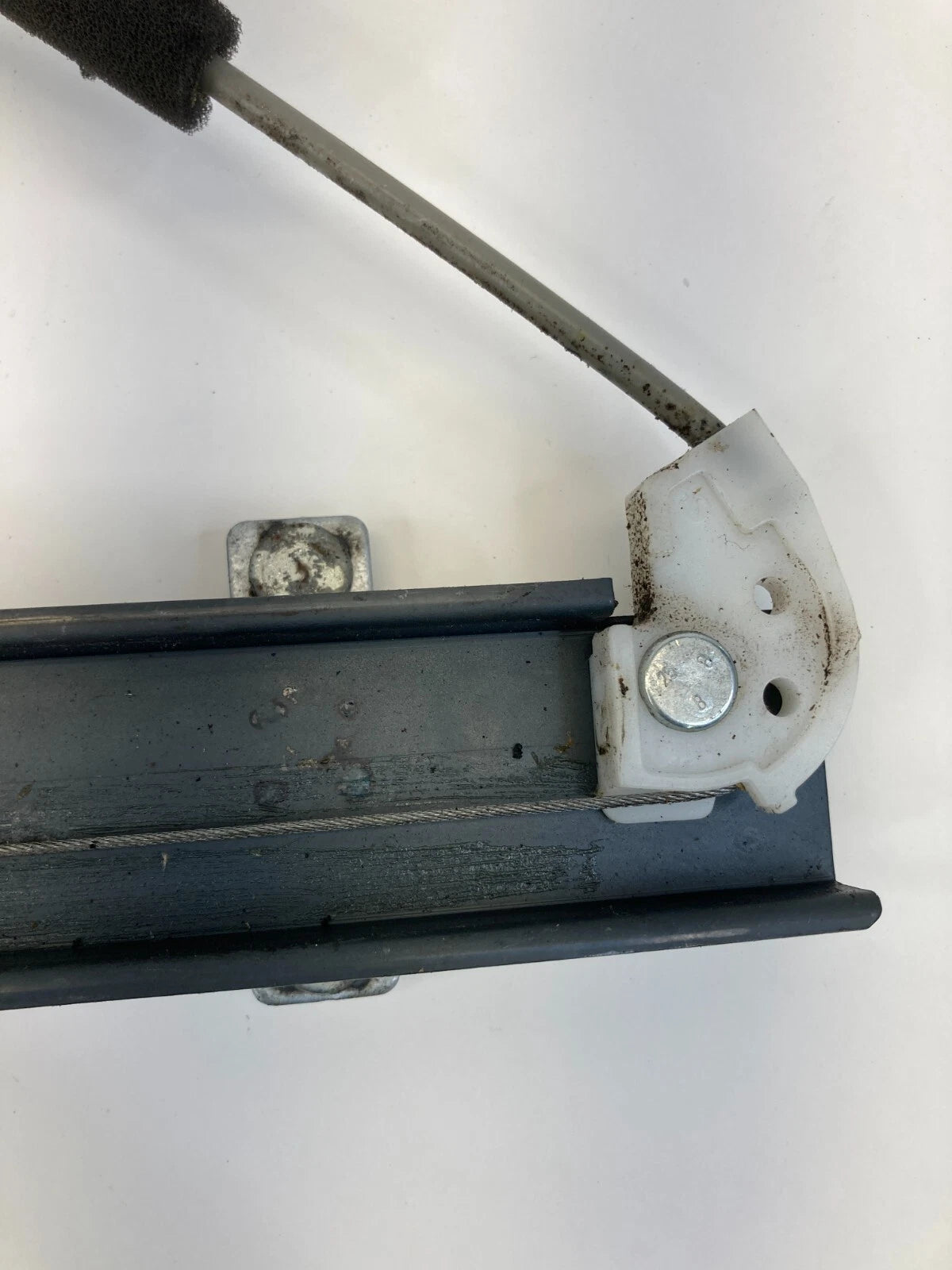 2008-2010 SATURN VUE FRONT RIGHT DOOR POWER WINDOW REGULATOR W/ MOTOR