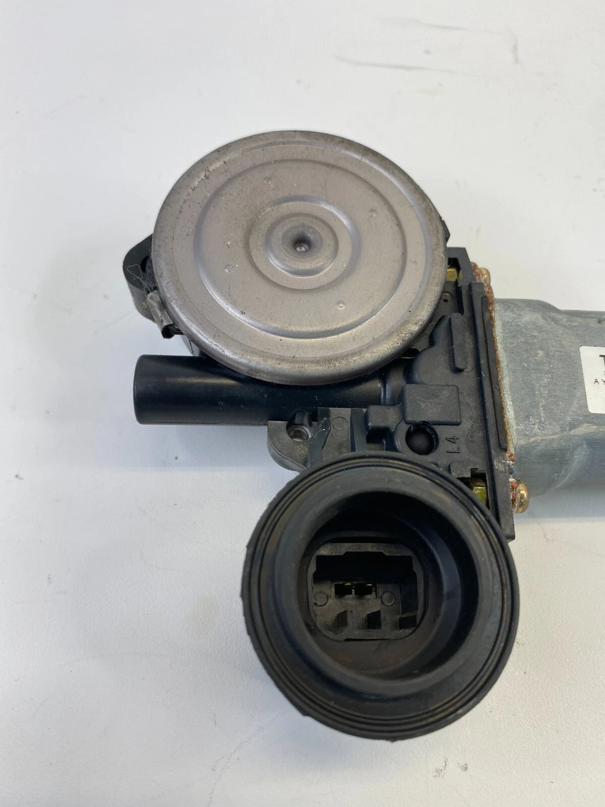 2002-2006 TOYOTA CAMRY REAR RIGHT SIDE DOOR POWER WINDOW MOTOR 85720-AA050 OEM