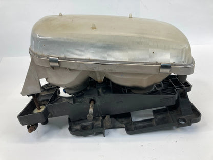 1999 2000 CADILLAC ESCALADE FRONT RIGHT SIDE HEADLIGHT HEADLAMP 15738658 OEM