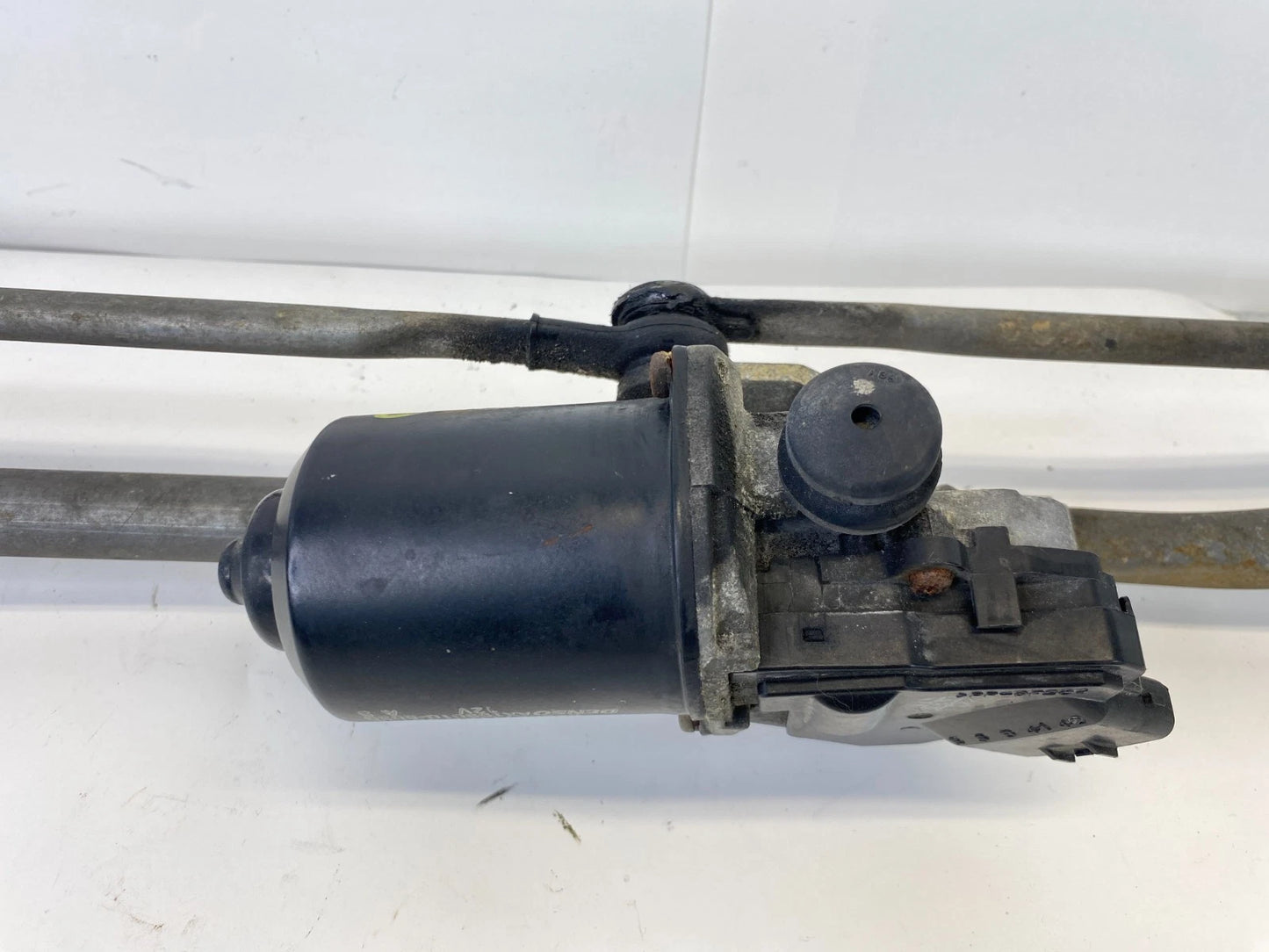 2005-2010 CHRYSLER 300 WINDSHIELD WIPER MOTOR W/ LINKAGE ASSEMBLY OEM 04805711AA