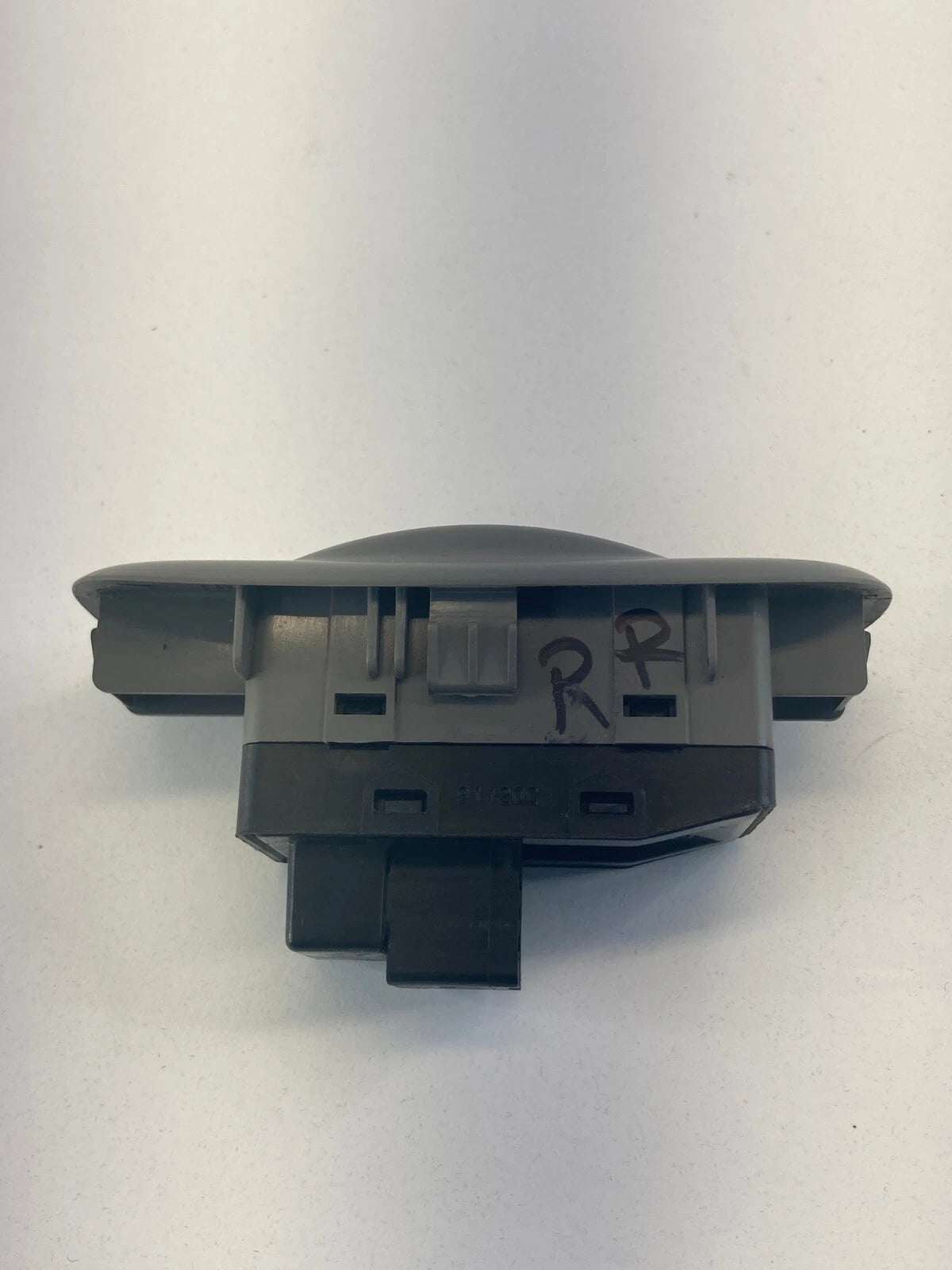 2006-2012 KIA SEDONA REAR RIGHT PASSENGER DOOR POWER WINDOW SWITCH 93580-4D700KS