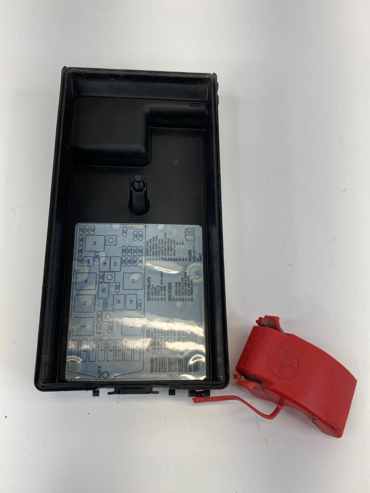 02 03 04 05 BUICK CENTURY ENGINE FUSE BOX LID UPPER COVER TOP 15436362 OEM