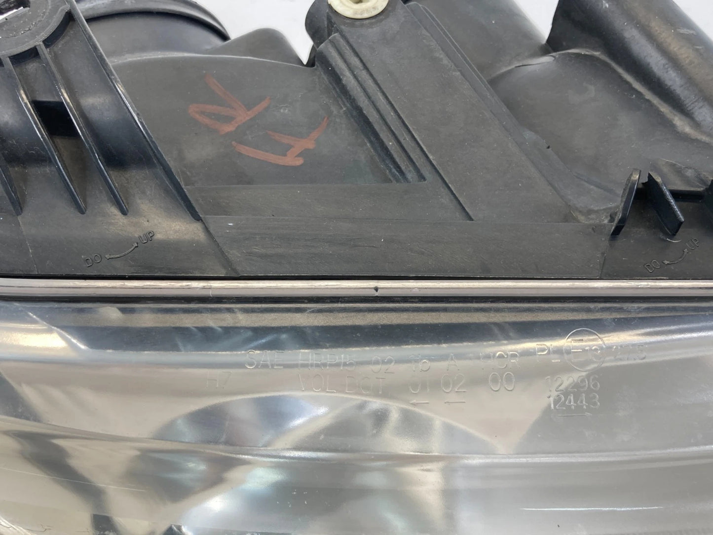 03-07 SAAB 9-3 FRONT RIGHT PASSENGER SIDE HEADLIGHT HEADLAMP HALOGEN AFTERMARKET