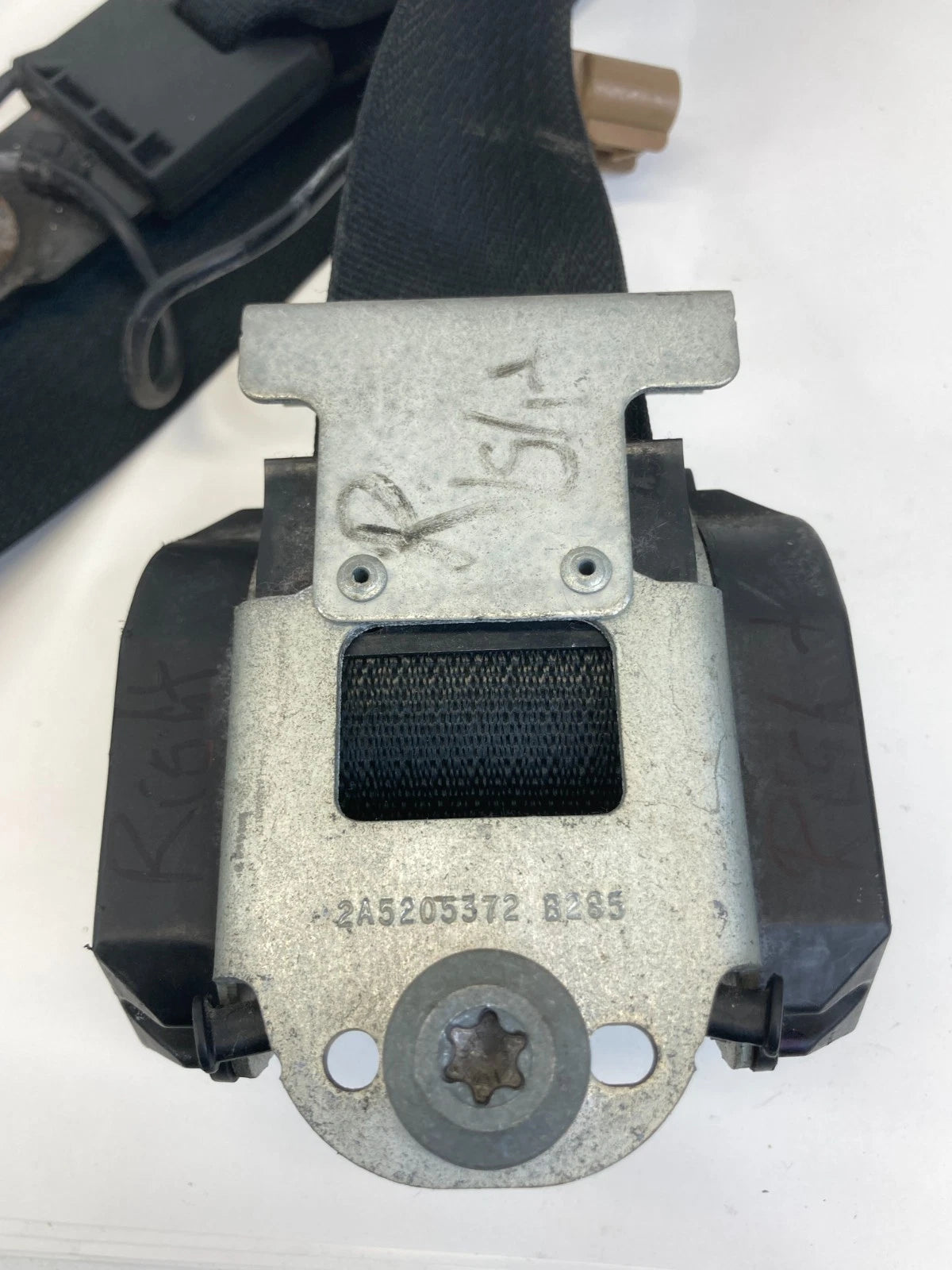 2005-2007 MERCURY MARINER FRONT RIGHT SIDE SEAT BELT RETRACTOR P606621548C OEM