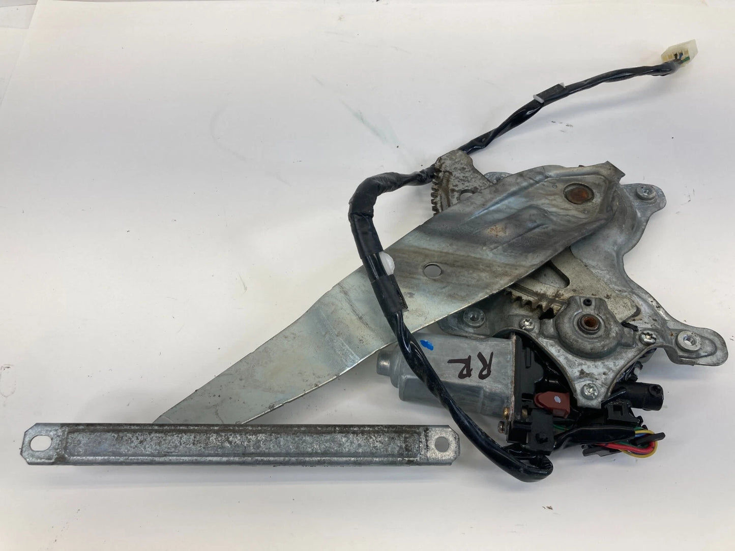 99-03 LEXUS RX300 REAR RIGHT SIDE DOOR POWER WINDOW REGULATOR & MOTOR 8572048040