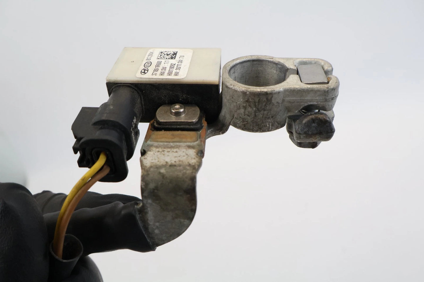 2012-2017 HYUNDAI ACCENT BATTERY NEGATIVE CABLE TERMINAL 37180-1R600 OEM