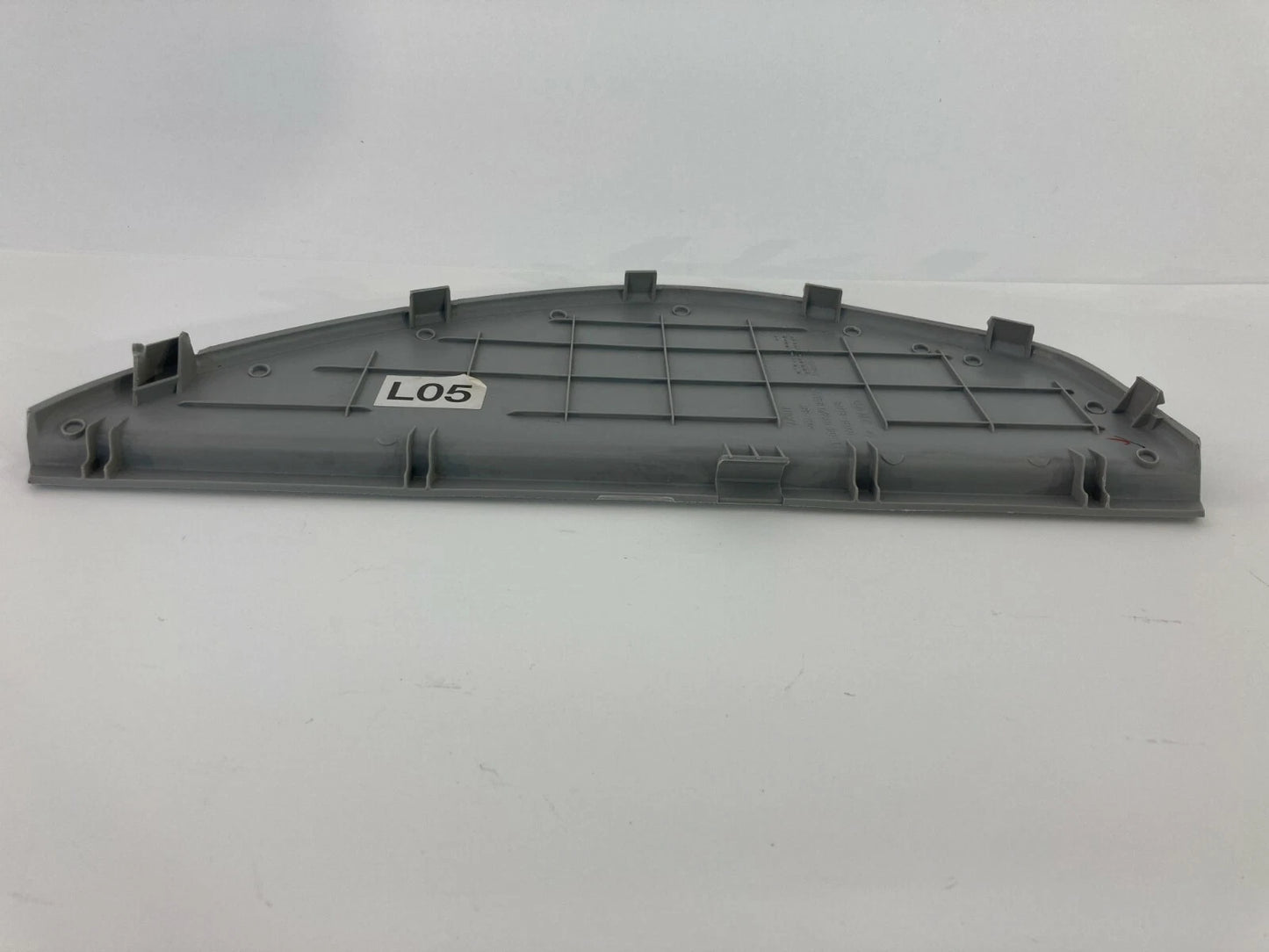 06-11 HYUNDAI ACCENT LEFT SIDE LOWER DASH COVER PAD TRIM PANEL 847161E000 OEM