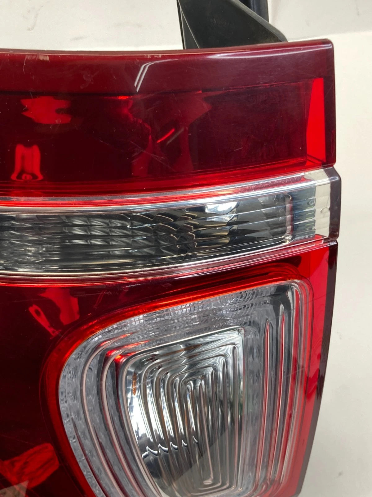 11-15 FORD EXPLORER 13-15 INTERCEPTOR UTILITY LEFT DRIVER TAIL LIGHT TAILLIGHT