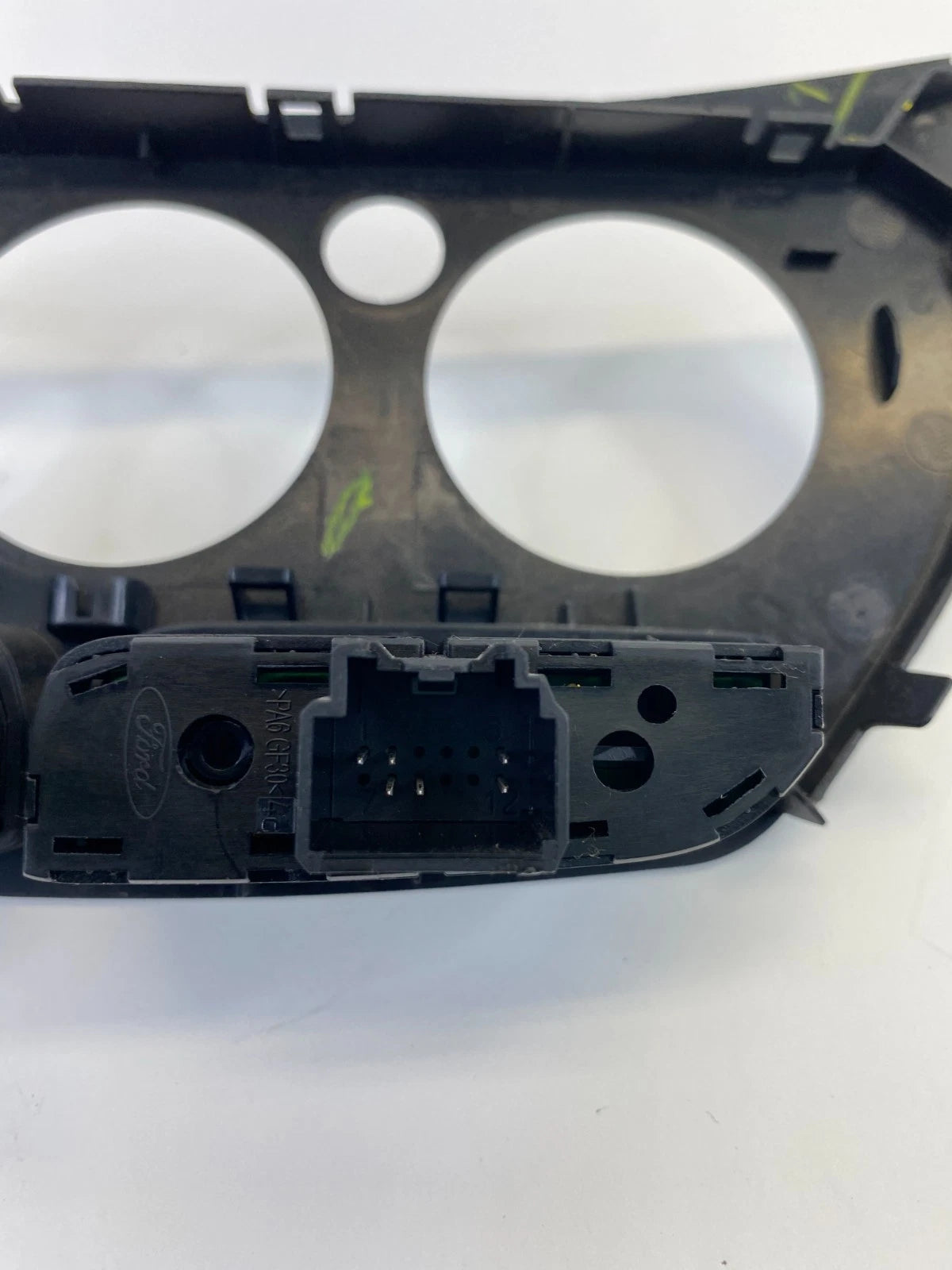 13-15 FORD ESCAPE HVAC CLIMATE CONTROL SURROUND BEZEL COVER TRIM CJ54-18522 OEM