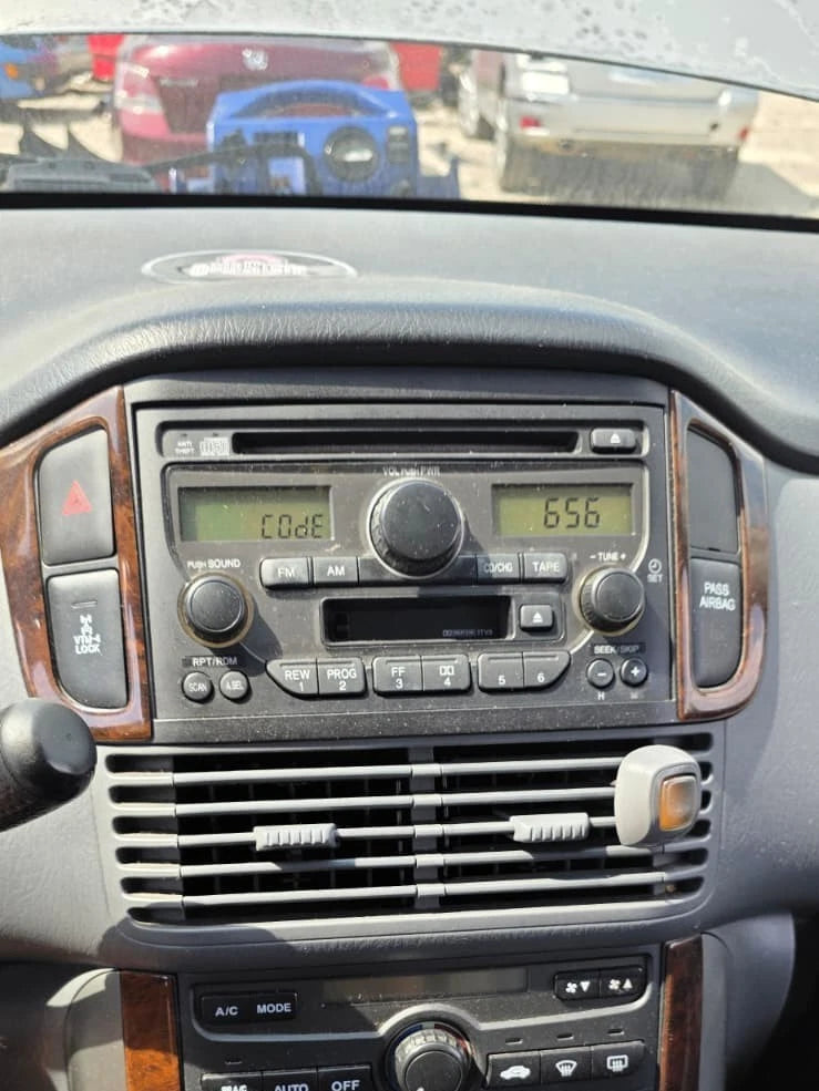 2003-2005 HONDA PILOT AM FM CD CASSETTE RADIO STEREO PLAYER OEM 39100-S9V-A120