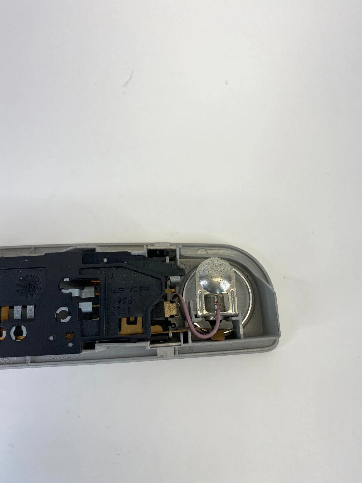2007-2011 AUDI A6 QUATTRO REAR ROOF UPPER SIDE DOME READING MAP LIGHT LAMP OEM
