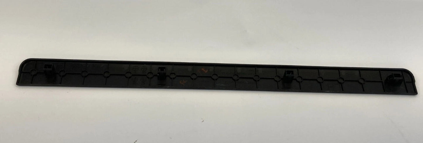 2008-2013 NISSAN ROGUE FRONT LEFT SIDE DOOR SILL SCUFF PLATE STEP 769B1-JM00A