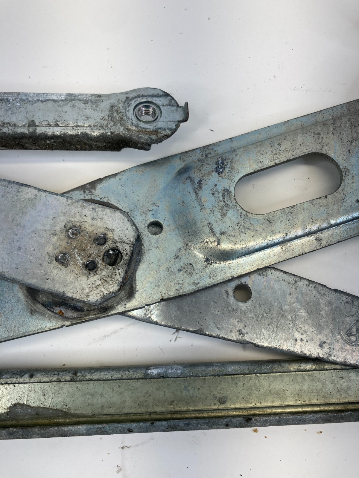 2005-2010 Scion tC Front Right Passenger Power Window Motor Regulator 8571058010