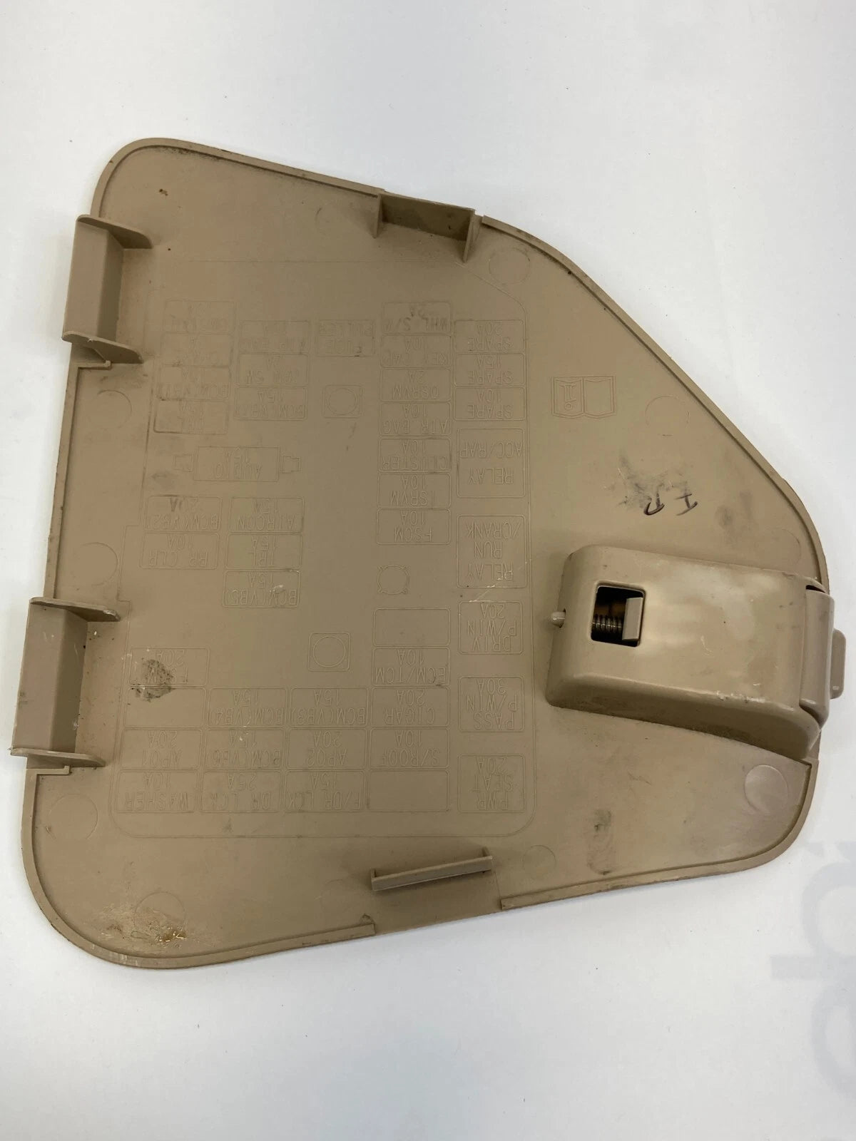 2009 09 SATURN VUE FUSE BOX COVER TRIM ACCESS DOOR BEZEL BATTERY CAP PANEL OEM