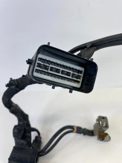 13-17 Ford Police Interceptor SEDAN Positive Battery Cable Fuse Terminal Block