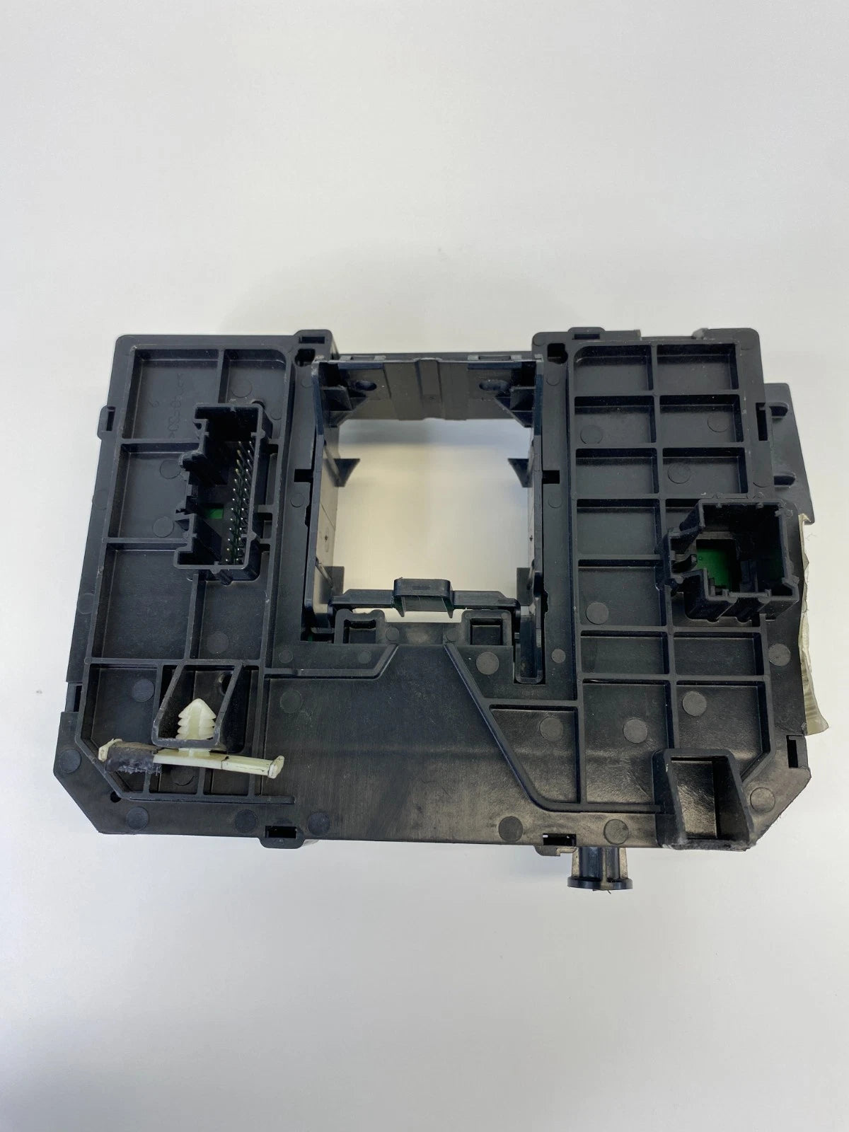 2015-2019 FORD TAURUS POLICE INTERCEPTOR SEDAN STEERING COLUMN BRACKET HOUSING