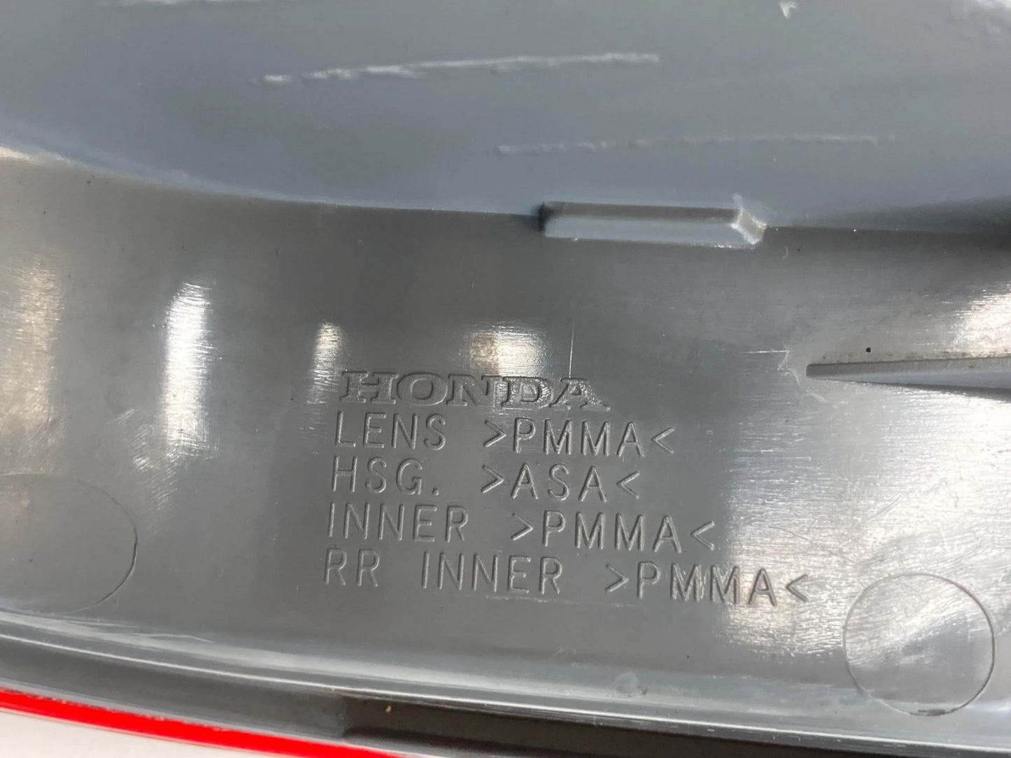 2005-2007 HONDA ODYSSEY RIGHT PASSENGER TAIL LIGHT OUTER TAIL LAMP TAILLIGHT OEM