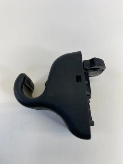 2014-2019 KIA SOUL FRONT LEFT SIDE SUNVISOR SUN VISOR HOLDER CLIP RETAINER OEM