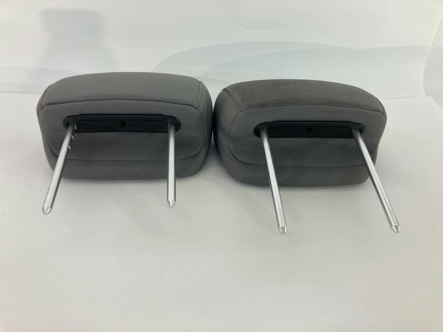 2006-2011 HYUNDAI ACCENT HATCHBACK FRONT SEAT HEADREST LEFT RIGHT PAIR OEM