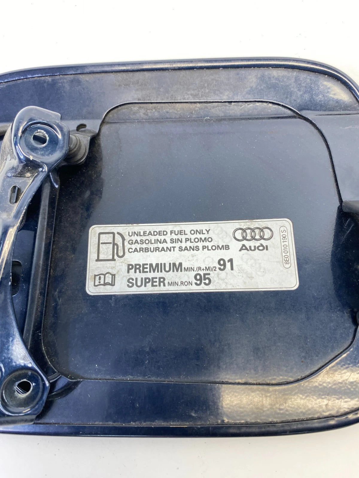 2005-2008 AUDI A4 QUATTRO FUEL FILLER GAS DOOR COVER LID 8E0-010-190-S OEM