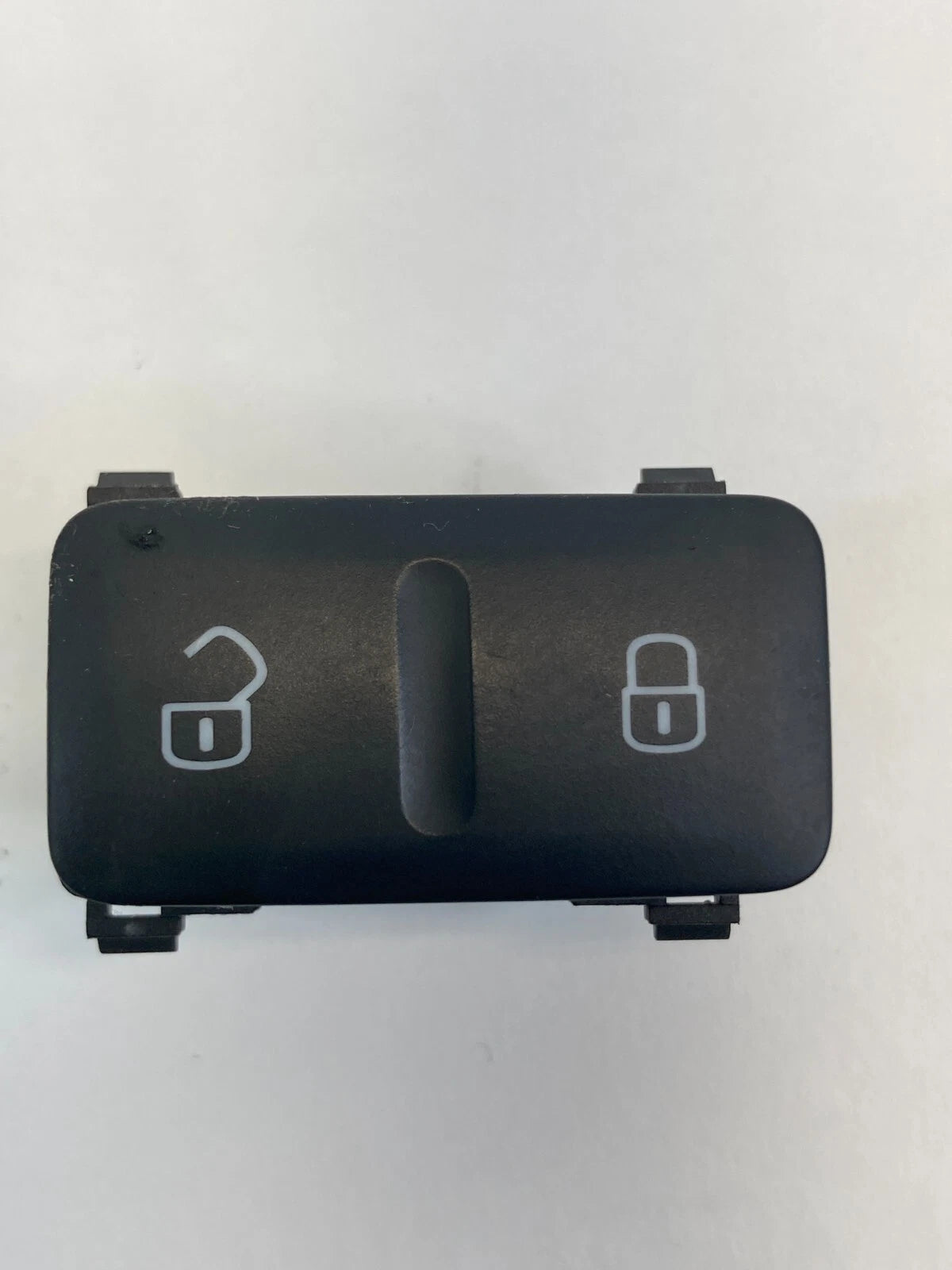 2011-2018 VOLKSWAGEN JETTA CENTER CONSOLE REAR SIDE LOCK BUTTON SWITCH 5C6962125