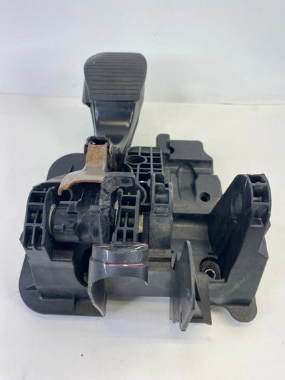2015-2019 Fiat 500 1.4L Automatic Transmission Brake Pedal & Bracket 53100078