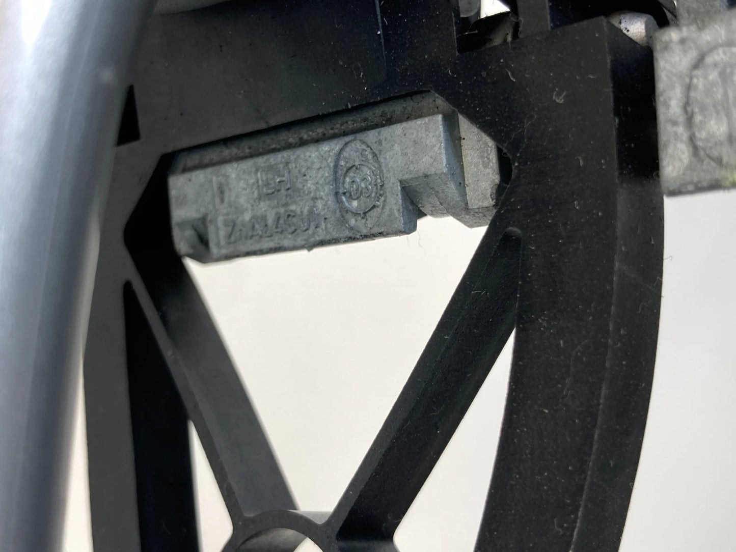 04-07 VOLVO S40 05-07 V50 REAR LEFT SIDE EXTERIOR OUTER DOOR HANDLE 30663866 OEM