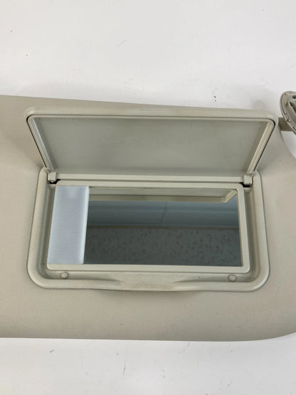 2013-2018 FORD FOCUS RIGHT PASSENGER SUNVISOR SUN VISOR W/ ILLUMINATED MIRROR