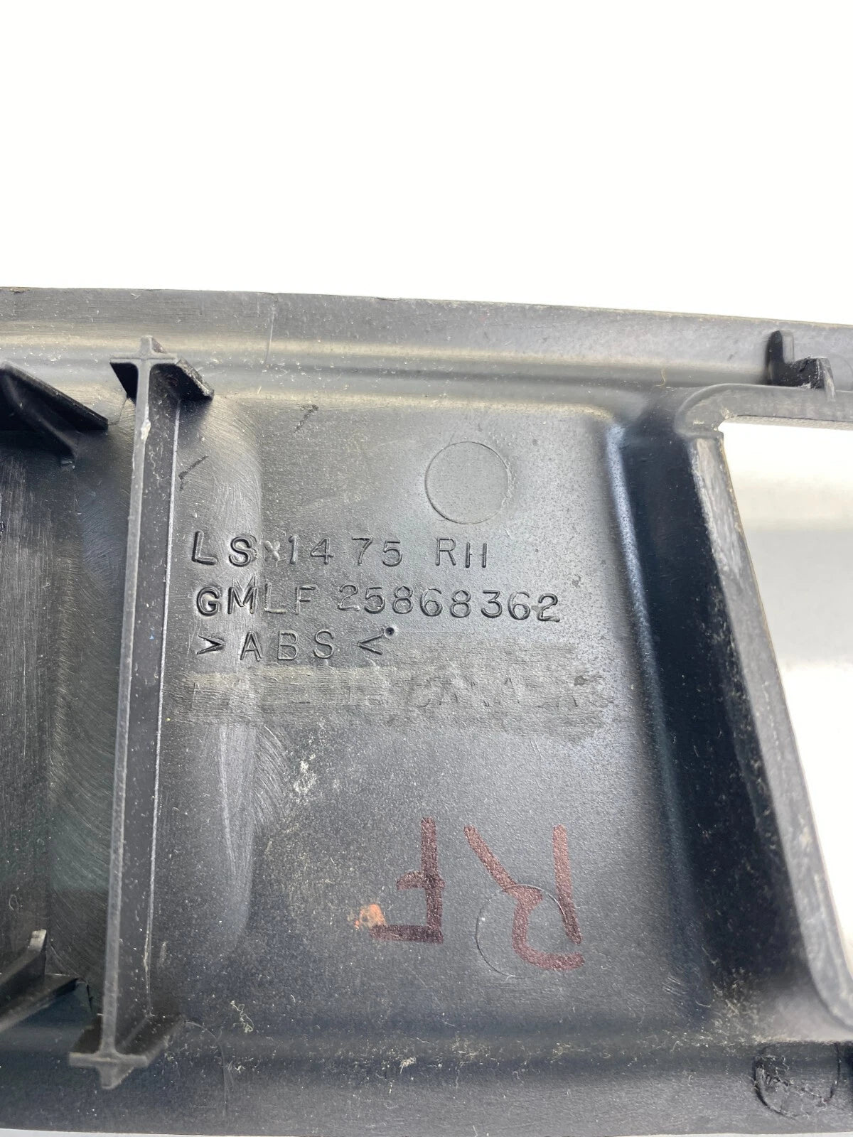 2009-2012 CHEVROLET TRAVERSE FRONT RIGHT SIDE WINDOW SWITCH BEZEL TRIM ONLY OEM