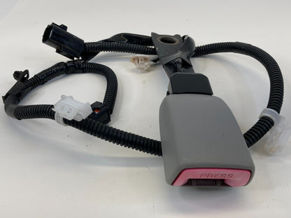 2008 2009 2010 Toyota Highlander Front Seat Belt Buckle Assembly