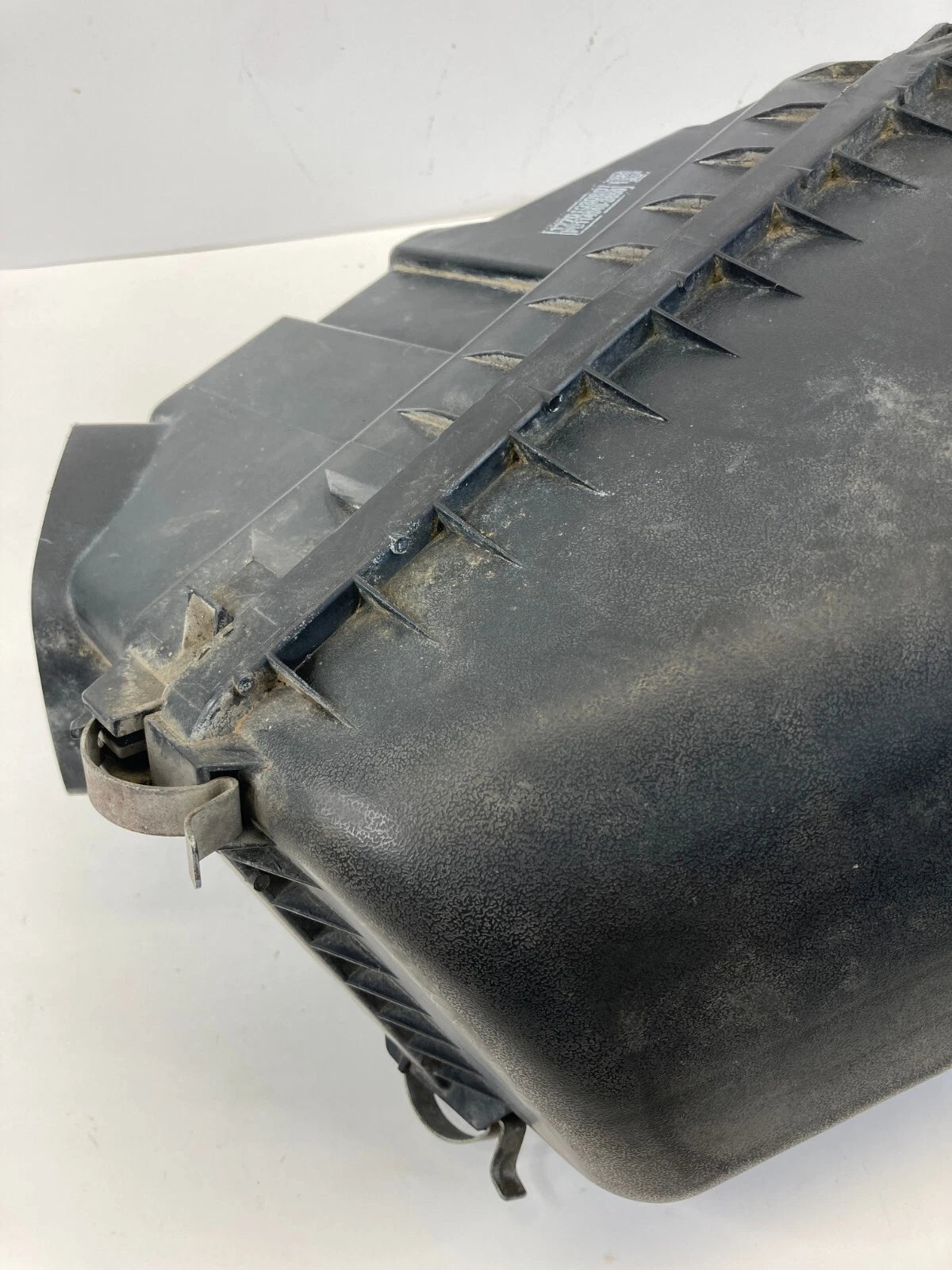 1997-1999 TOYOTA CAMRY 2.2L AIR CLEANER FILTER BOX ASSEMBLY 17705-03090 OEM