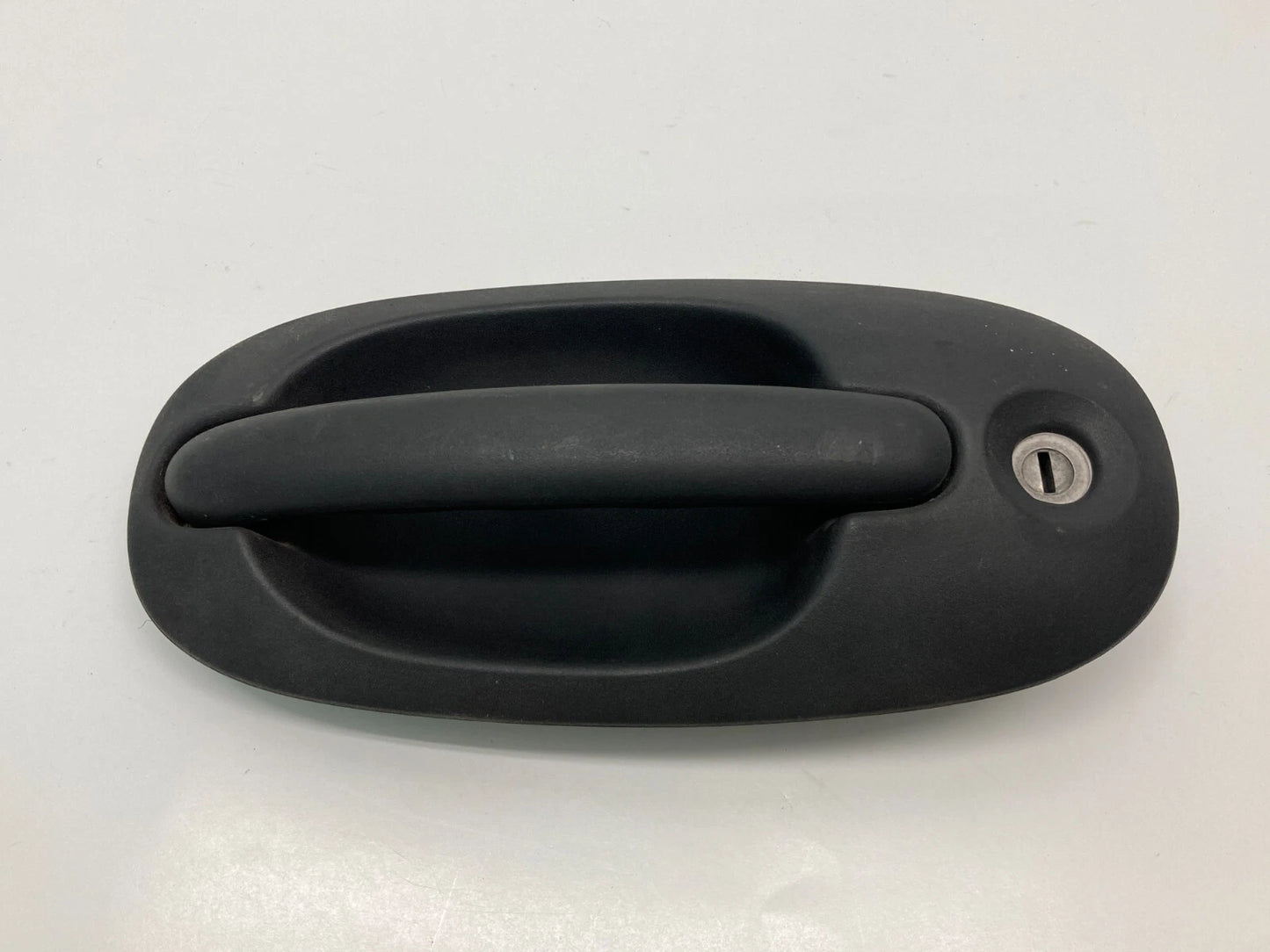 1996-2000 PLYMOUTH GRAND VOYAGER FRONT LEFT SIDE EXTERIOR OUTSIDE DOOR HANDLE