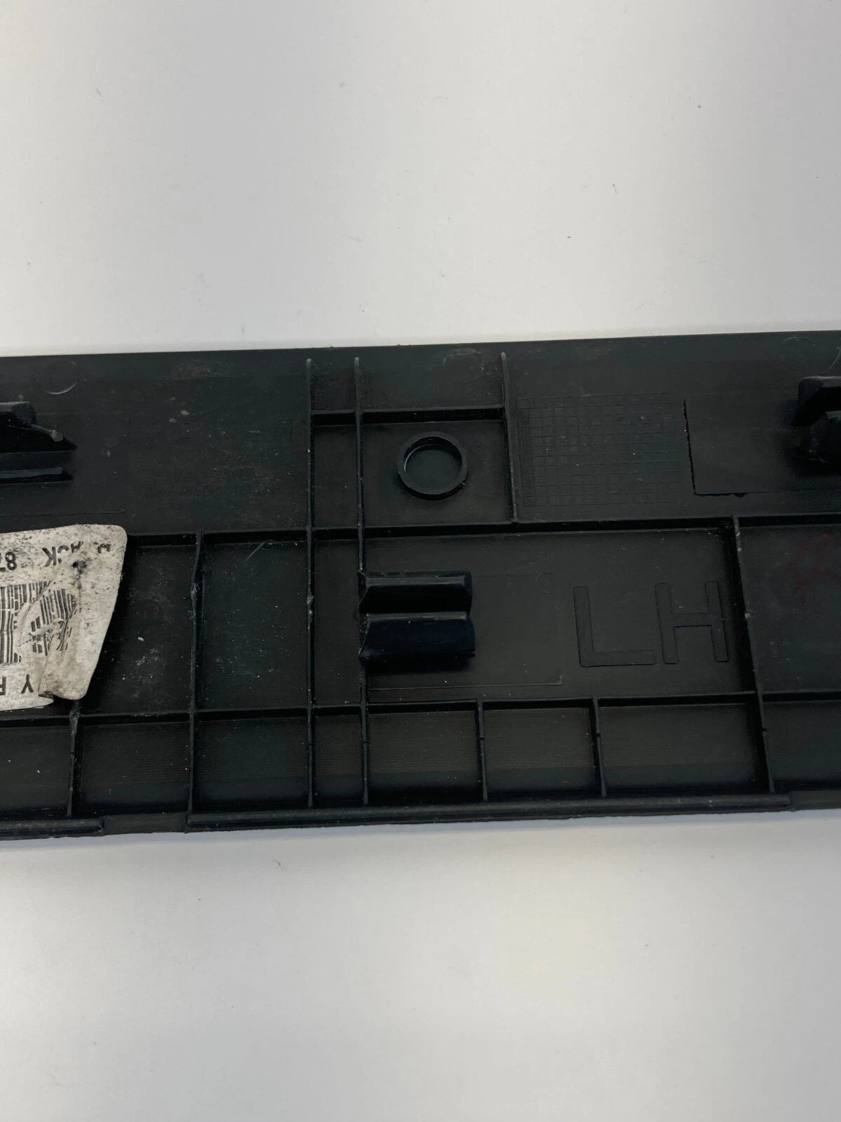 11-15 HYUNDAI ELANTRA REAR LEFT DOOR STEP SCUFF PLATE TRIM 87877-3Y000 US BUILD