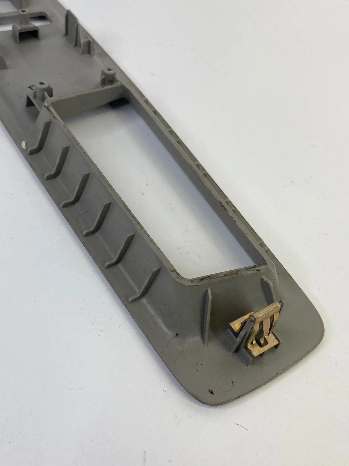 09-12 CHEVROLET TRAVERSE FRONT RIGHT DOOR WINDOW SWITCH BEZEL TRIM 25868390 OEM